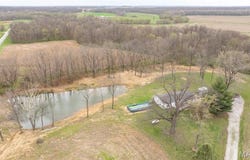 1401 Longbridge Trail, Walshville, IL 62091
