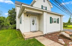 4423 W Mountain View Drive, Lehigh Twp, PA 18088