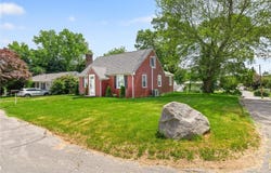10 Palmer Street, Smithfield, RI 02828