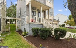 6550 CREEK RUN Drive, CENTREVILLE, VA 20121