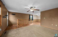 1300 S Point Dr, Sioux Falls, SD 57103