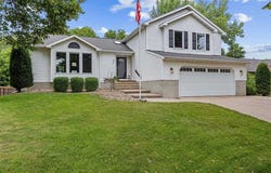 4000 Richland Dr NW, CedarRapids, IA 52405