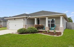 2440 Spur Ln, Gulf Breeze, FL 32563