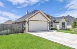 820 Secretariat Drive, Hewitt, TX 76643