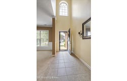 8811 Eli Dr, Louisville, KY 40291