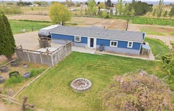 201 Clover Ln, Pasco, WA 99301