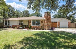 715 Lakeside Drive, Azle, TX 76020