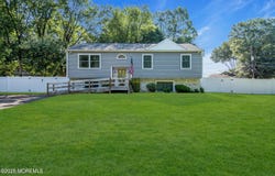 32 Williams Avenue, Deptford, NJ 08096