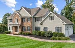 10 Berkshire Way, Holland Twp., NJ 08848-1785