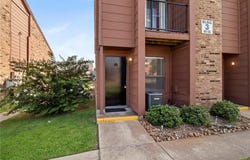 904 University Oaks, College Station, TX 77840