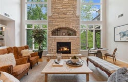 600 Sibley Court, Mendota Heights, MN 55118