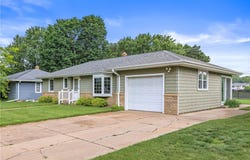1216 E Lexington Blvd, Eau Claire, WI 54701