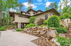 27 Hawberry Court, Asheville, NC 28805