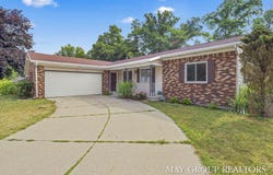 4452 Trail View Drive NE, Grand Rapids, MI 49525