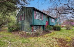 60 White Fox Rd, Agawam, MA 01030