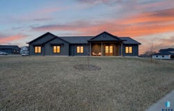 2400 N Reichelt Cir, Tea, SD 57064