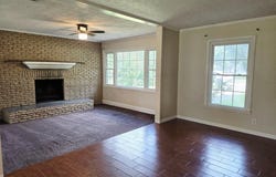 233 Fuqua Ave, Ozark, AL 36360