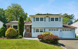 112 Pitt Rd, Springfield Twp., NJ 07081-2617