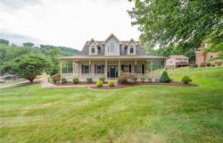 400 Primrose Dr, Unity  Twp, PA 15601