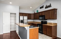 553 S 48TH Pl, Springfield, OR 97478
