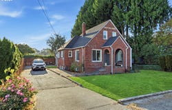 707 3RD St, Woodland, WA 98674