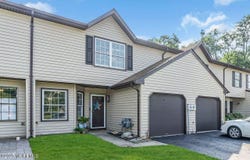21 Seabreeze Square, Freehold, NJ 07728