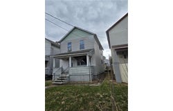 1127 Hamilton Ave, Farrell, PA 16121