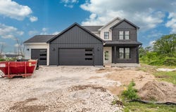 N75w17841 Woody Ln, Menomonee Falls, WI 53051