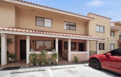 2710 W 60th Place, Hialeah, FL 33016