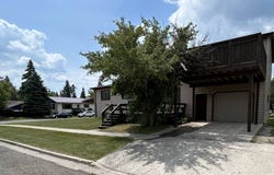 303 2nd St NE, Rolla, ND 58367