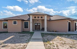 179 Dos Pistolas, Del Rio, TX 78840