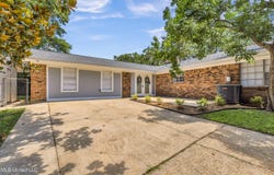 729 Canterbury Drive, Biloxi, MS 39532