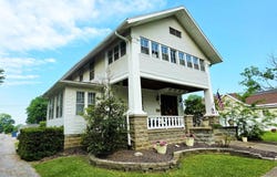 718 N cherry Street, Mount Carmel, IL 62439