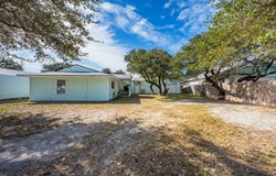 5 Circle Lake Dr, ROCKPORT, TX 78382