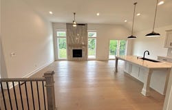 1211 NW 4th Street, Oak Grove, MO 64075