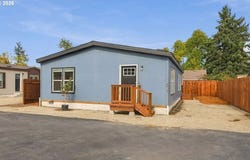 4924 E St, Springfield, OR 97478