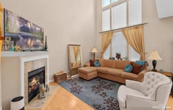 1221 Oakleaf Court, Aurora, IL 60506