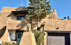 325 Spruce Lane, Taos, NM 87571