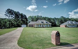 207 Wisteria Court, Flowood, MS 39232