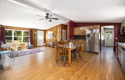 45199 40th Street, Paw Paw, MI 49079