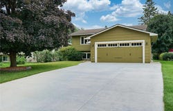 6401 45th Place N, Crystal, MN 55428