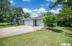 1200 HIGHVIEW Road, East Peoria, IL 61611