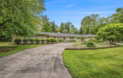 1205 Sassafras Lane, Niles, MI 49120