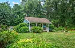 27 Kingsbury Rd, Norfolk, MA 02056