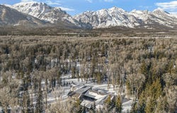 8910 PORTER LOOP, Jackson, WY 83001