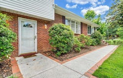 5920 Brahma Rd, Roanoke, VA 24018