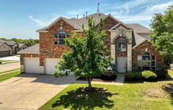 1432 Meadowlakes Drive, Azle, TX 76020