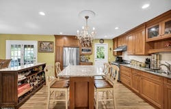 95 Prospect Ave, Hillsdale Boro, NJ 07642-1728