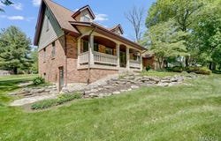 411 John Henry St., Belleville, IL 62220