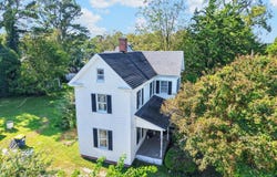 2 PARKS ST, ONANCOCK, VA 23417